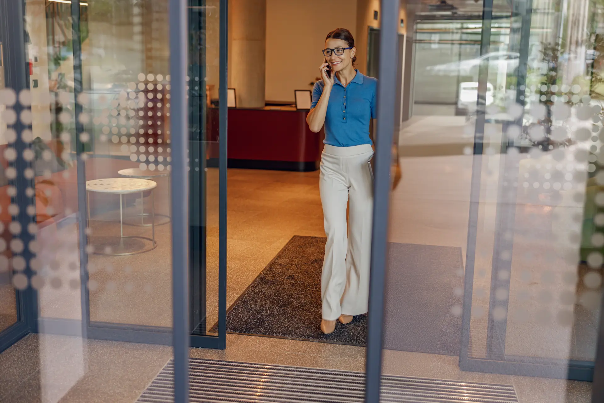 How Automatic Doors Improve Customer Experience