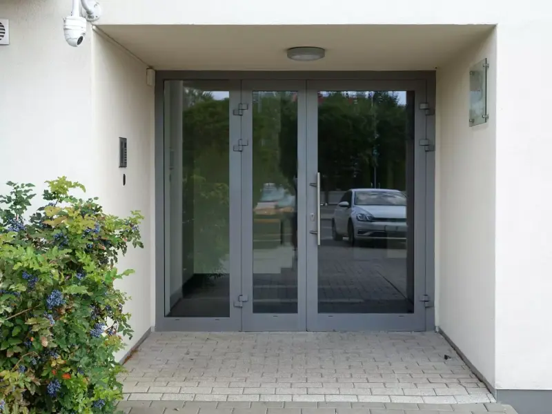 Wheelchair and Mobility Aid Users - Benefits of Automatic Disabled Access